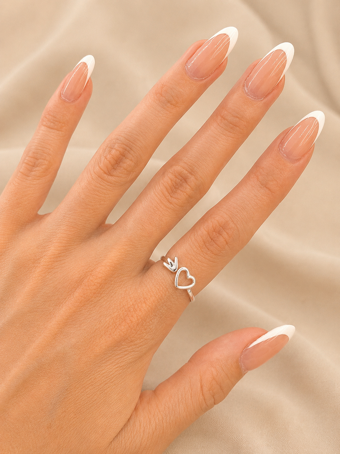 Anillo corazón flechado