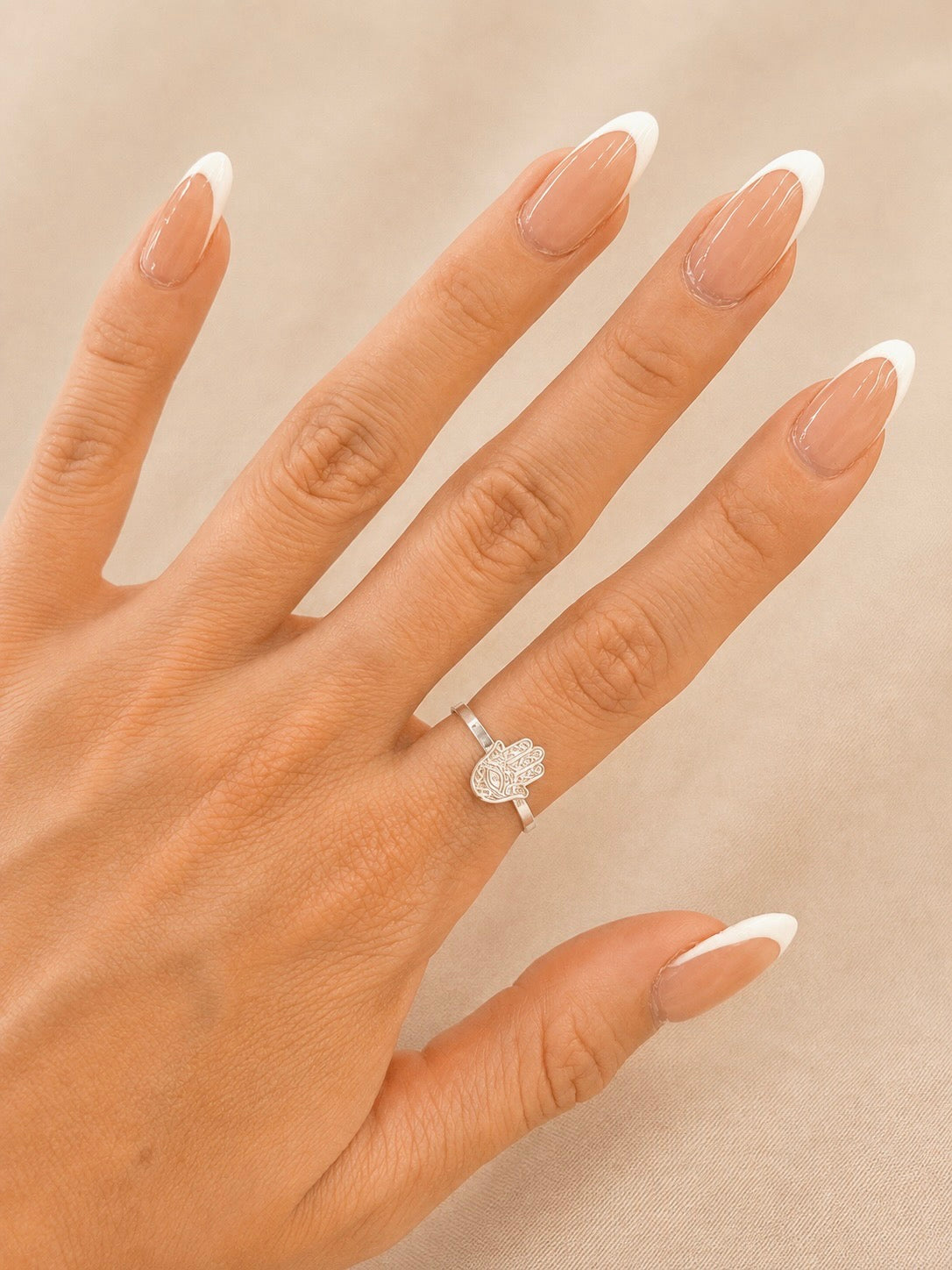 Anillo mano de Fátima