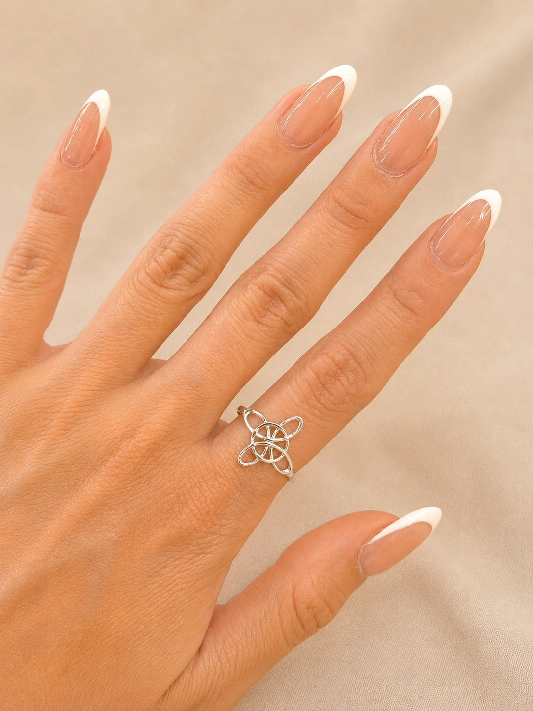 Anillo nudo de bruja